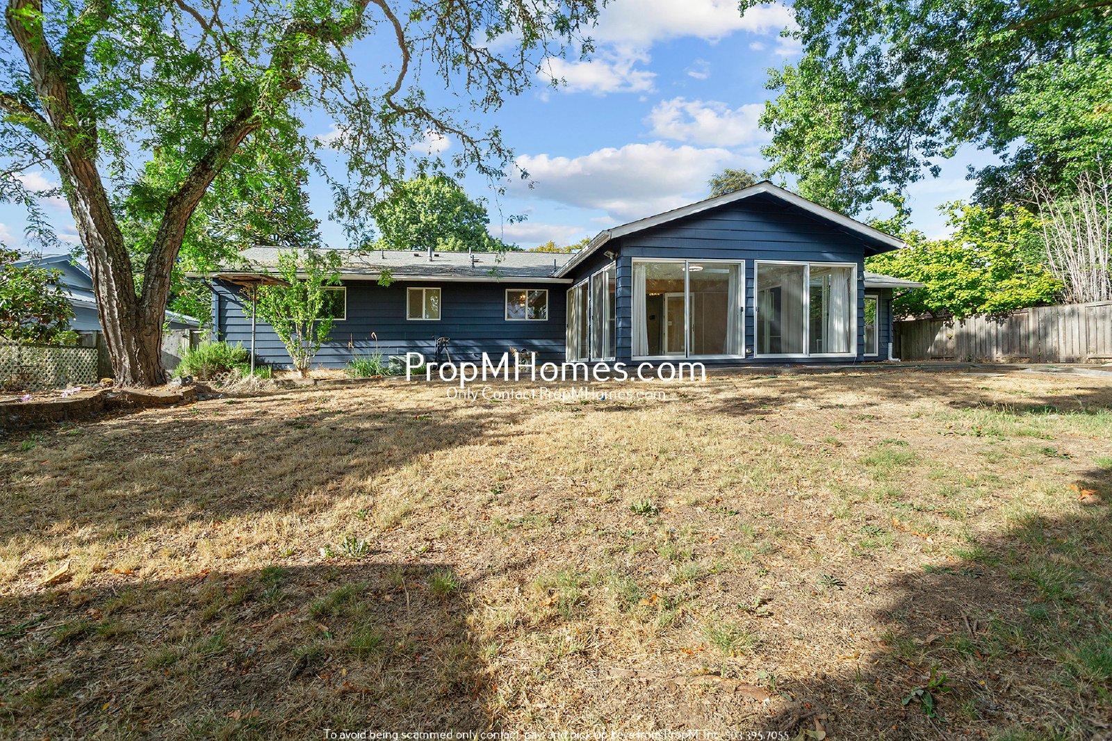 Beautiful Three Bedroom Home in Hillsboro w/ Sunroom! property image