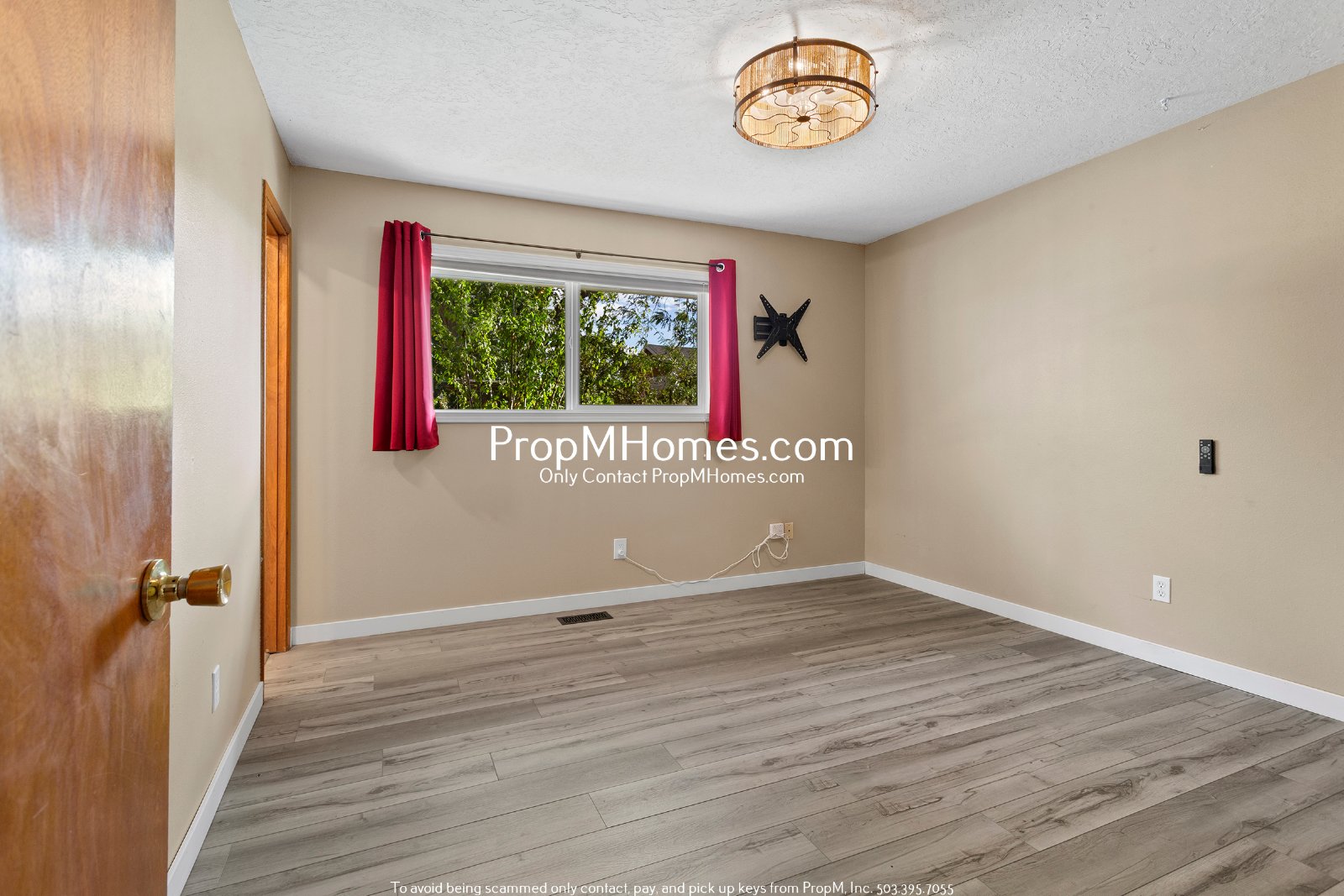 Beautiful Three Bedroom Home in Hillsboro w/ Sunroom! property image