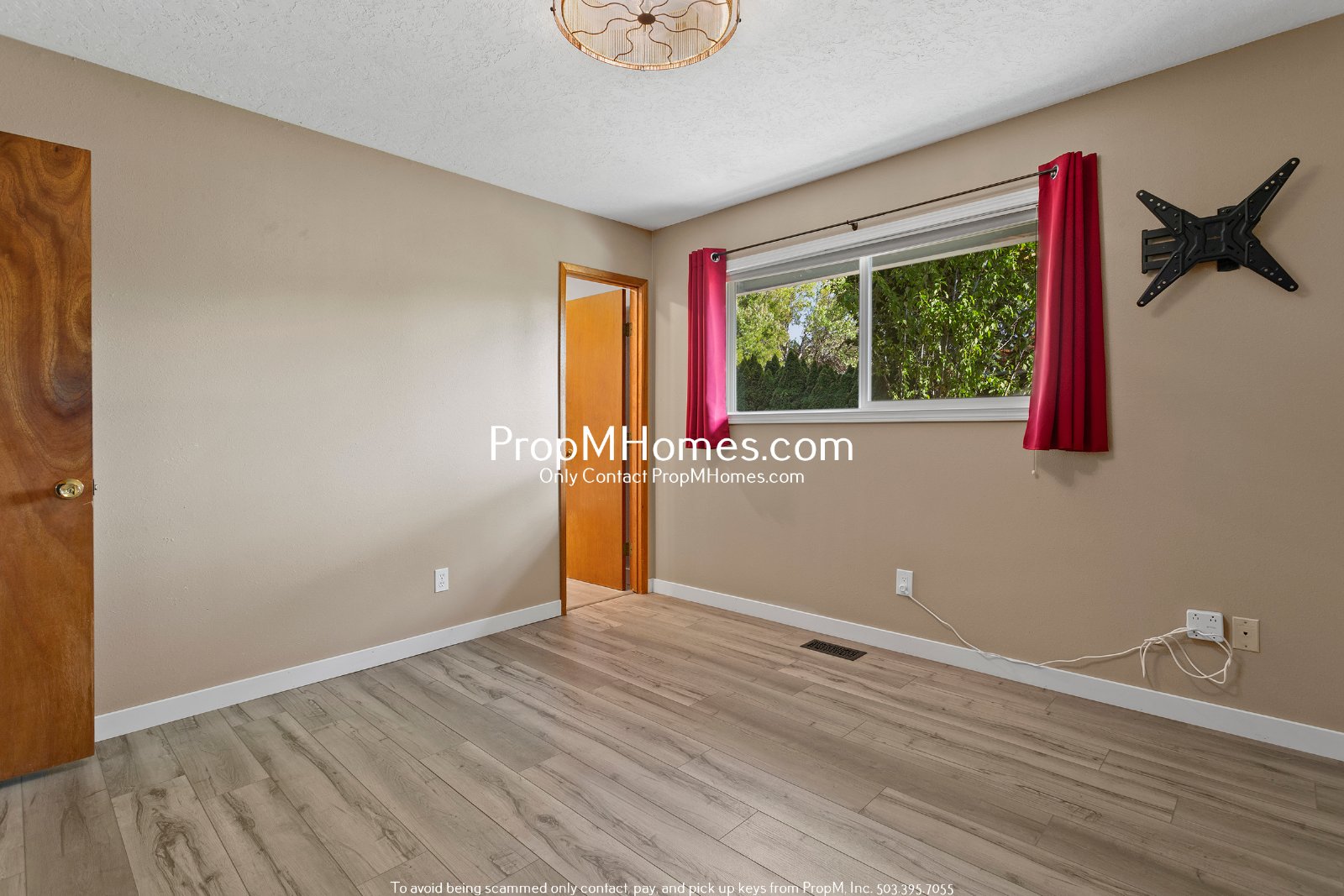 Beautiful Three Bedroom Home in Hillsboro w/ Sunroom! property image
