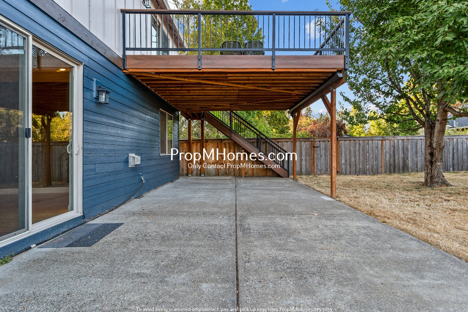 Spacious 5BR Hillsboro Home - Vaulted Ceilings, Fenced Yard & 2-Car Garage property image