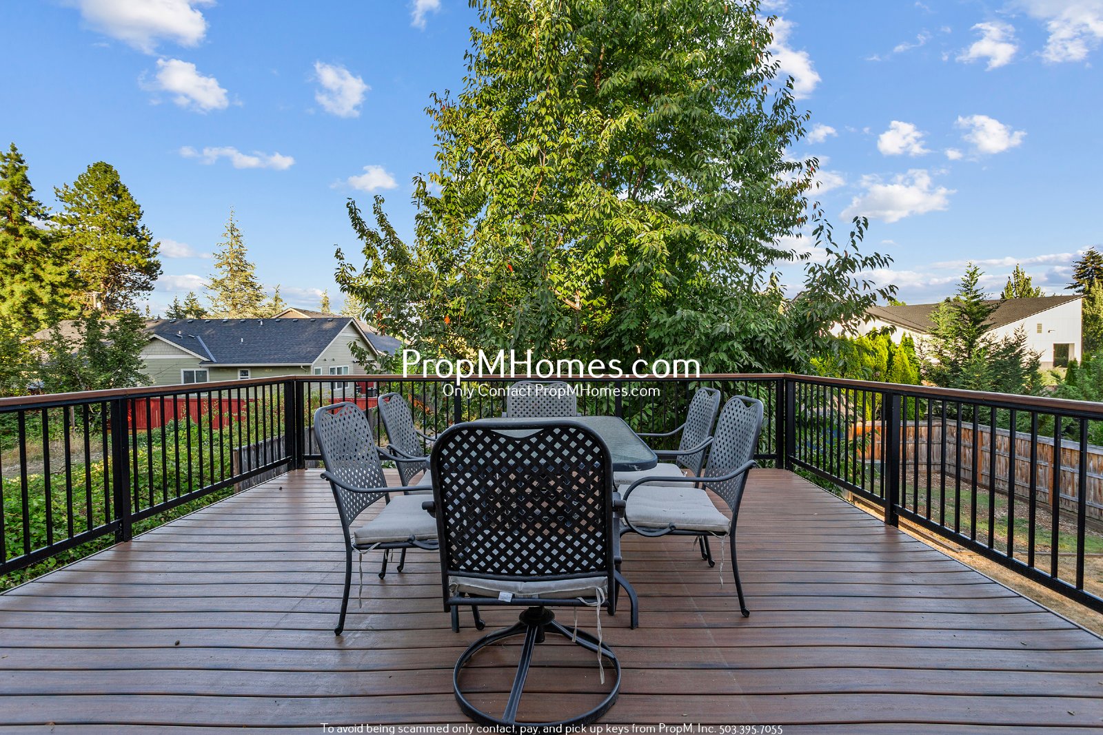 Spacious 5BR Hillsboro Home - Vaulted Ceilings, Fenced Yard & 2-Car Garage property image
