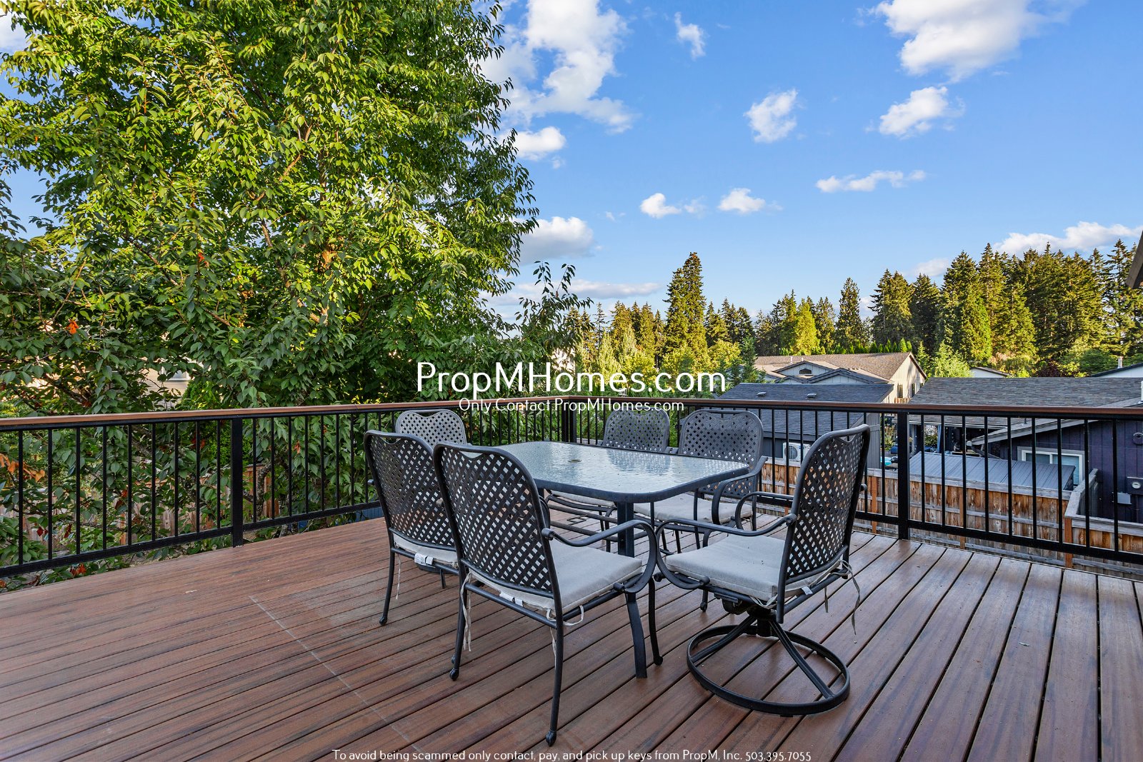 Spacious 5BR Hillsboro Home - Vaulted Ceilings, Fenced Yard & 2-Car Garage property image