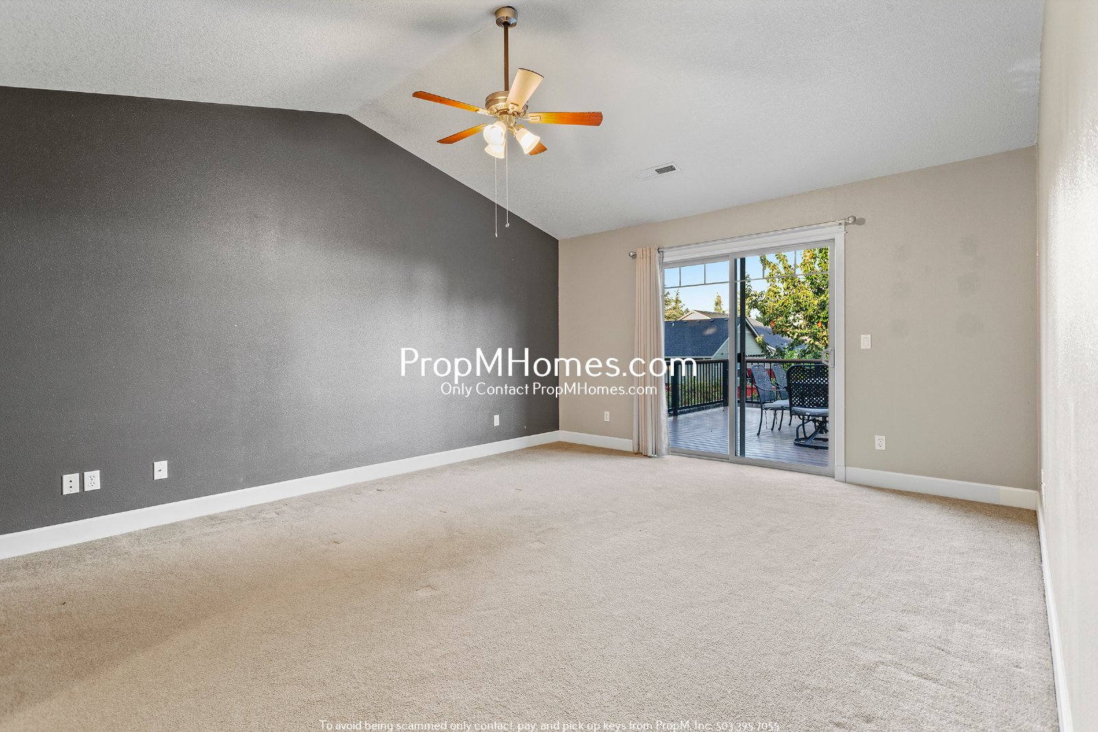 Spacious 5BR Hillsboro Home - Vaulted Ceilings, Fenced Yard & 2-Car Garage property image