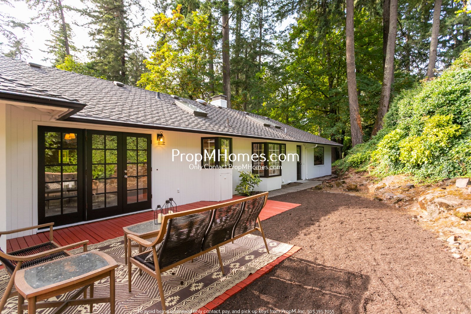 Beautiful Lake Oswego Home with 4 Bedrooms, 3 Baths & Entertaining Spaces property image