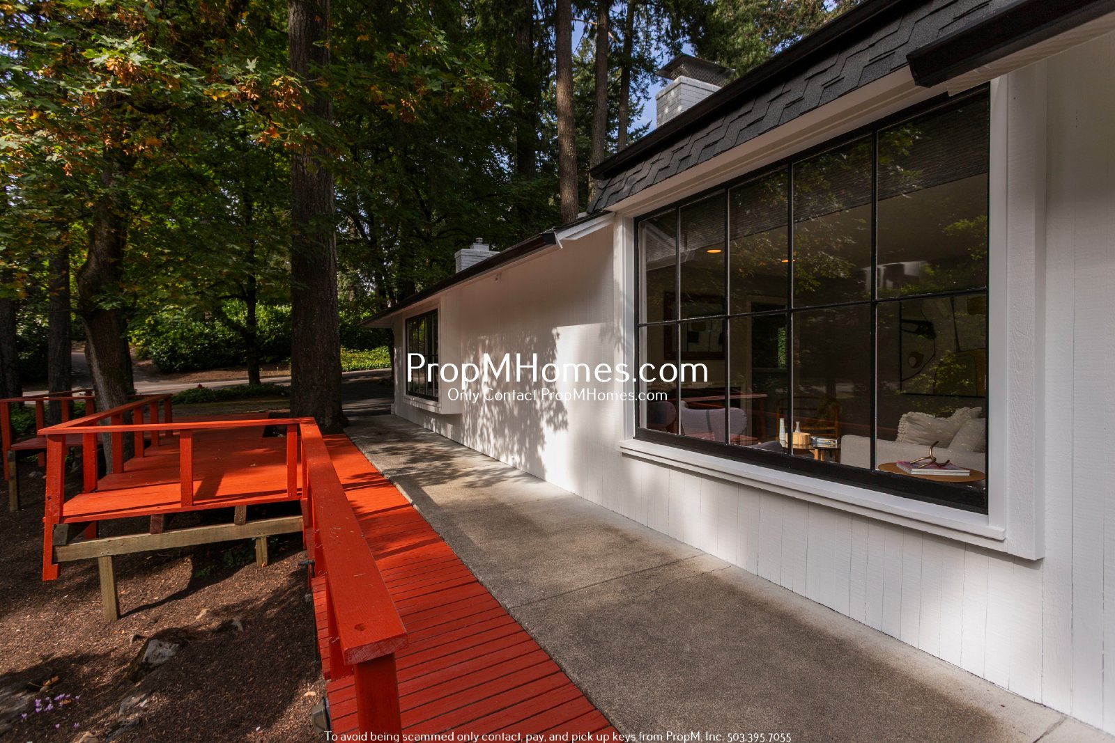 Beautiful Lake Oswego Home with 4 Bedrooms, 3 Baths & Entertaining Spaces property image