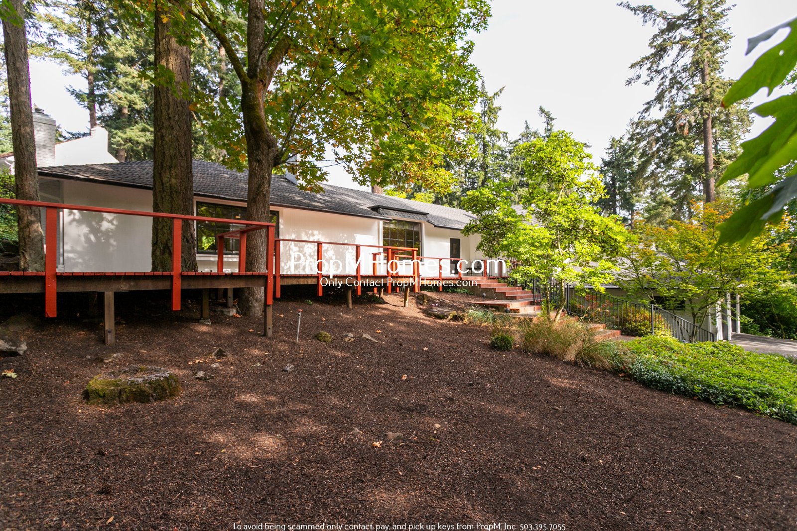 Beautiful Lake Oswego Home with 4 Bedrooms, 3 Baths & Entertaining Spaces property image