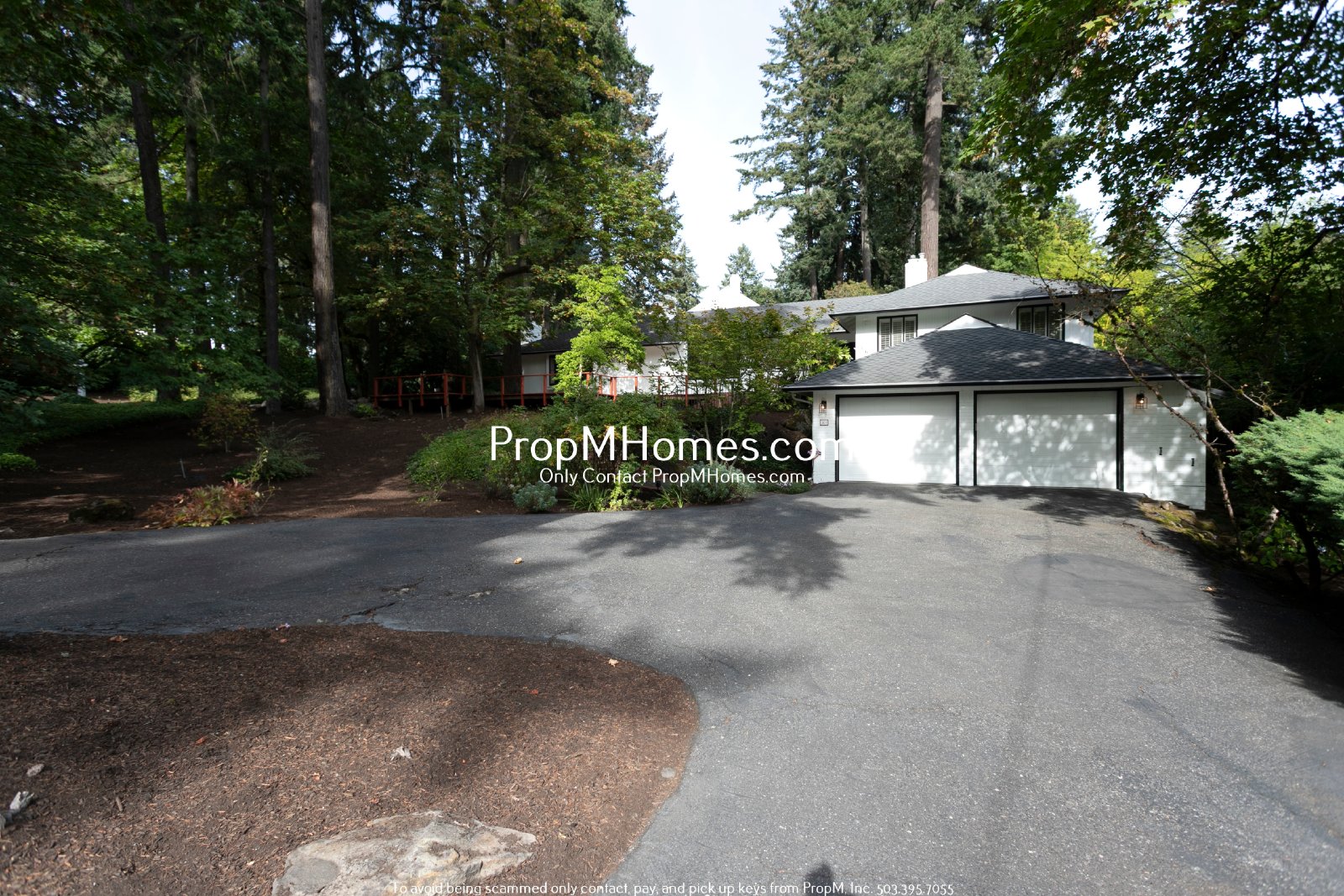 Beautiful Lake Oswego Home with 4 Bedrooms, 3 Baths & Entertaining Spaces property image