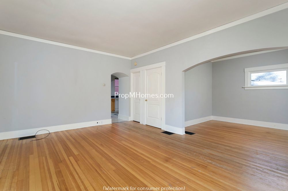 Charming Two Bedroom Bungalow In The Heart Of Sellwood! property image