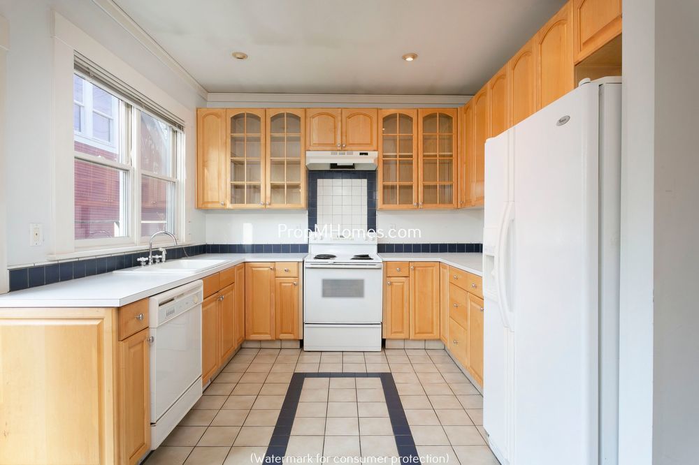 Charming Two Bedroom Bungalow In The Heart Of Sellwood! property image