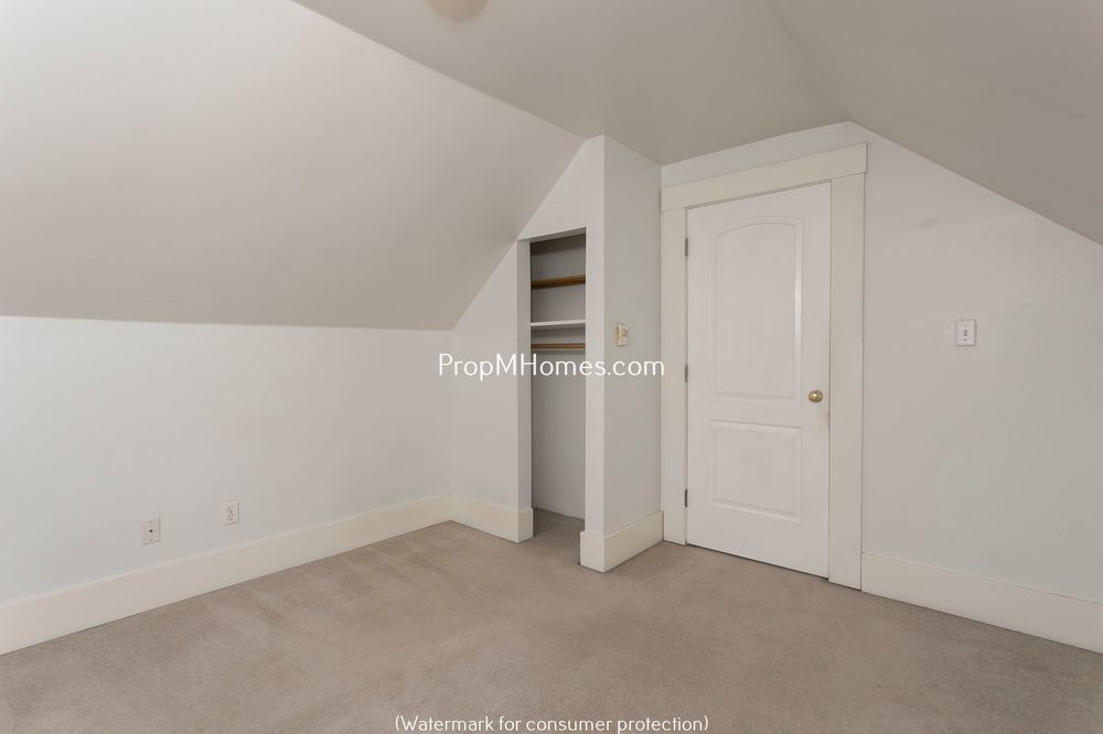 Charming Two Bedroom Bungalow In The Heart Of Sellwood! property image