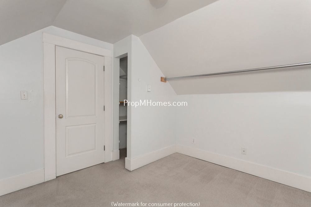 Charming Two Bedroom Bungalow In The Heart Of Sellwood! property image