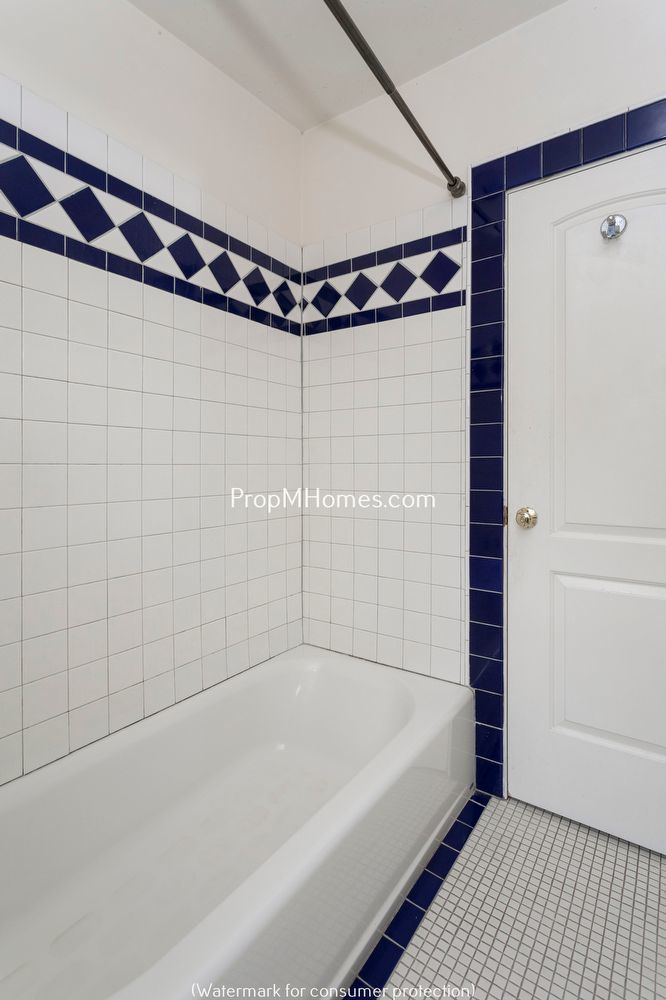 Charming Two Bedroom Bungalow In The Heart Of Sellwood! property image