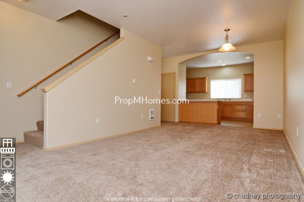 Spacious SE Portland 3 Bedroom Townhouse In Powellhurst-Gilbert Neighborhood property image