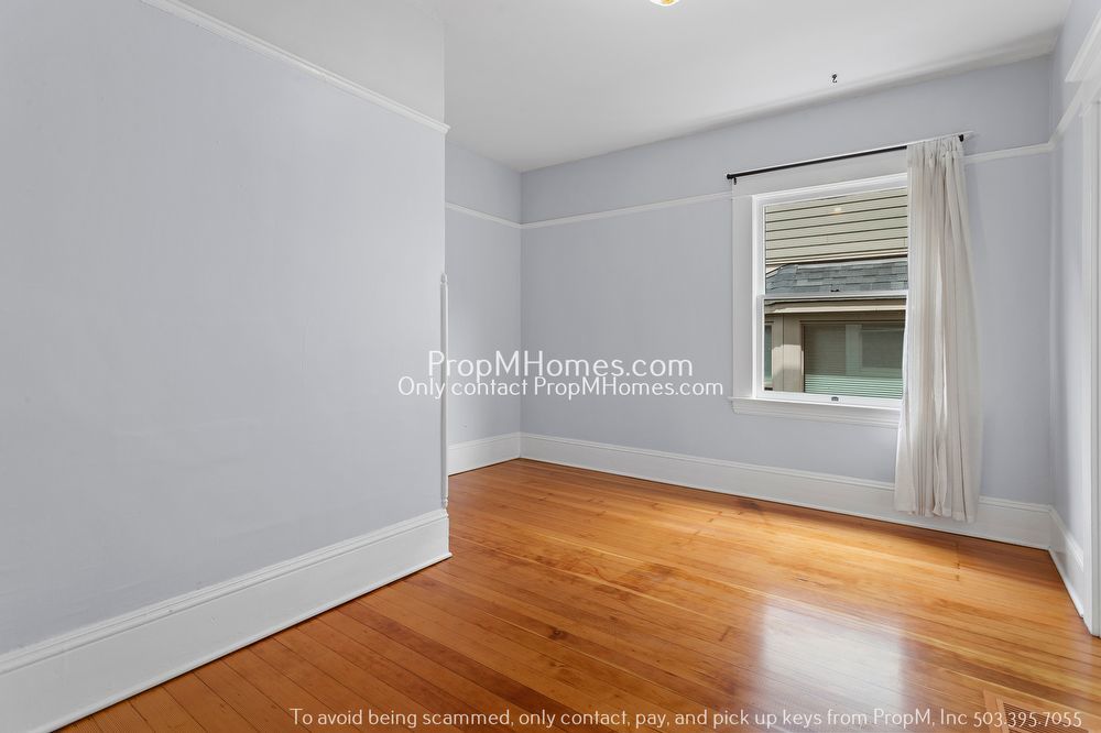 Ground Level Two Bedroom Duplex In The Heart Of NE Portland! property image