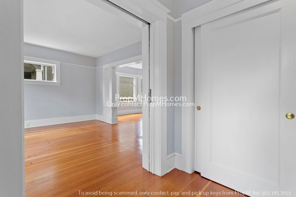 Ground Level Two Bedroom Duplex In The Heart Of NE Portland! property image