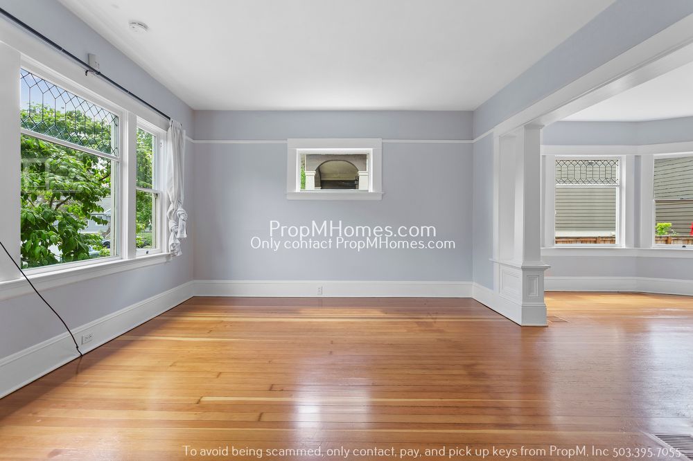 Ground Level Two Bedroom Duplex In The Heart Of NE Portland! property image