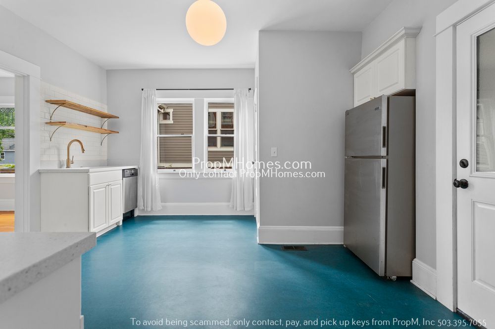 Ground Level Two Bedroom Duplex In The Heart Of NE Portland! property image