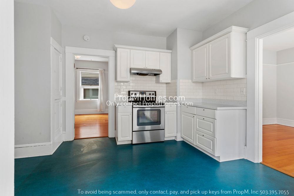 Ground Level Two Bedroom Duplex In The Heart Of NE Portland! property image