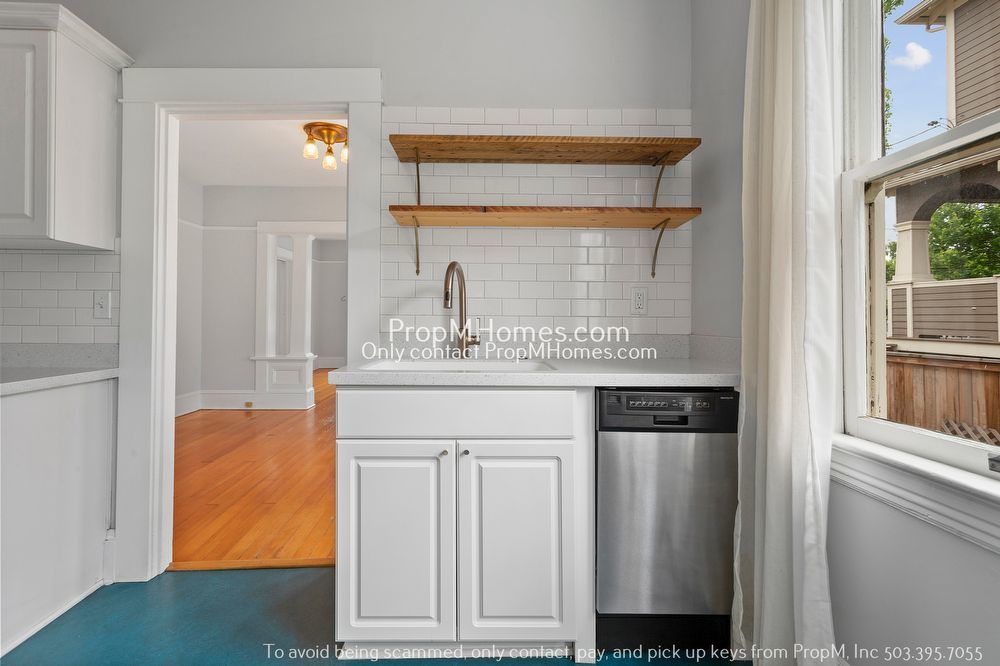Ground Level Two Bedroom Duplex In The Heart Of NE Portland! property image