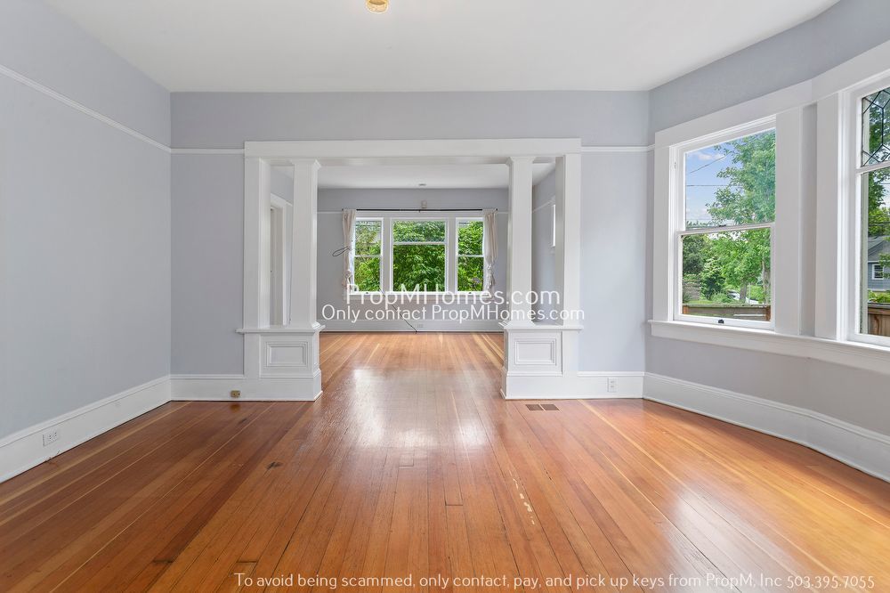 Ground Level Two Bedroom Duplex In The Heart Of NE Portland! property image