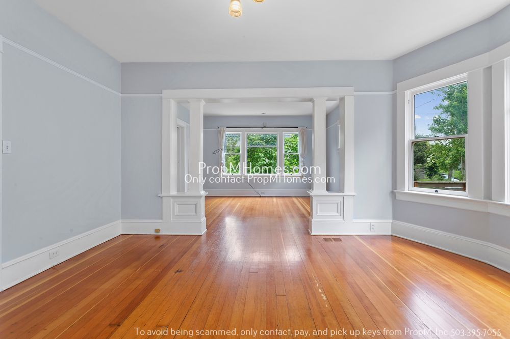 Ground Level Two Bedroom Duplex In The Heart Of NE Portland! property image