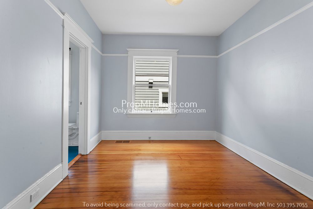 Ground Level Two Bedroom Duplex In The Heart Of NE Portland! property image