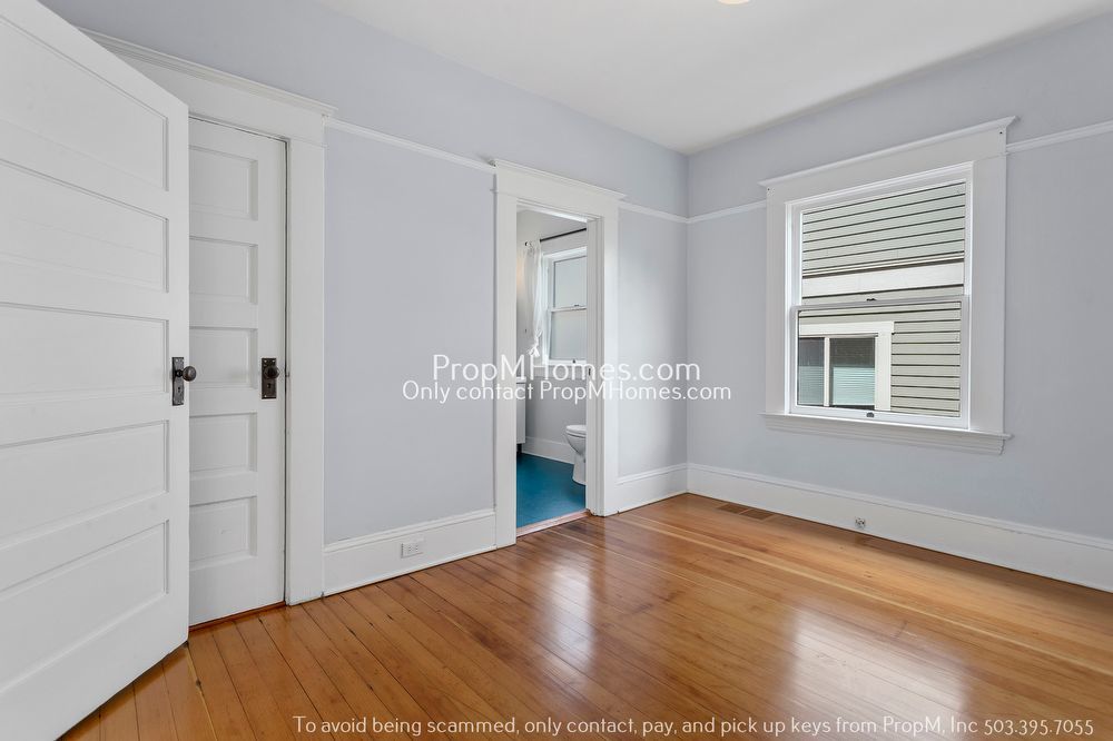 Ground Level Two Bedroom Duplex In The Heart Of NE Portland! property image