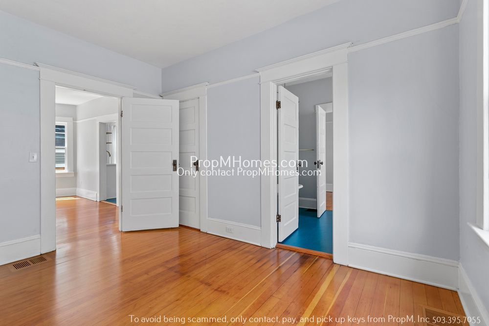 Ground Level Two Bedroom Duplex In The Heart Of NE Portland! property image