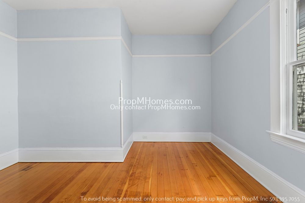 Ground Level Two Bedroom Duplex In The Heart Of NE Portland! property image