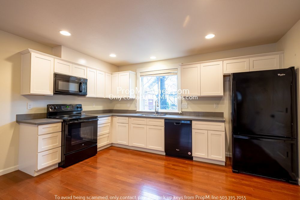 Two Bedroom Home in Montavilla W/ Balcony! property image