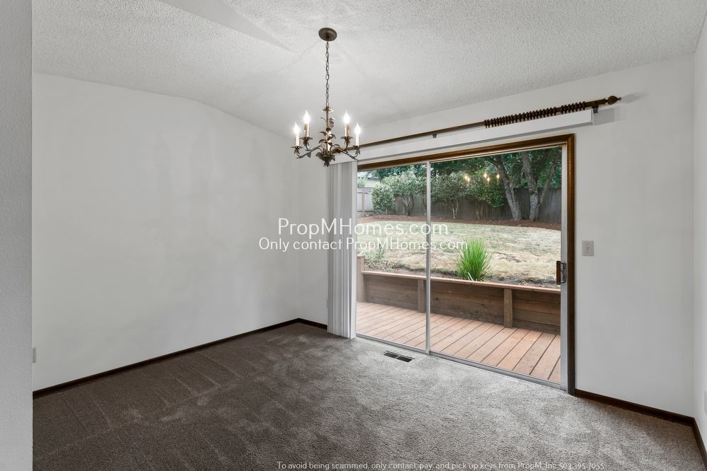 Spacious Elegance: A Four-Bedroom Retreat in the Heart of Palisades! property image