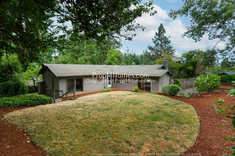 Spacious Elegance: A Four-Bedroom Retreat in the Heart of Palisades! property image