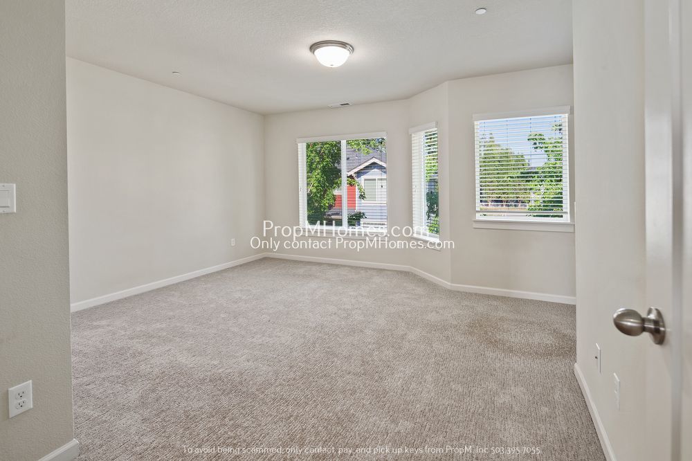 Stylish Two-Bedroom Townhome in the Heart of Orenco! property image