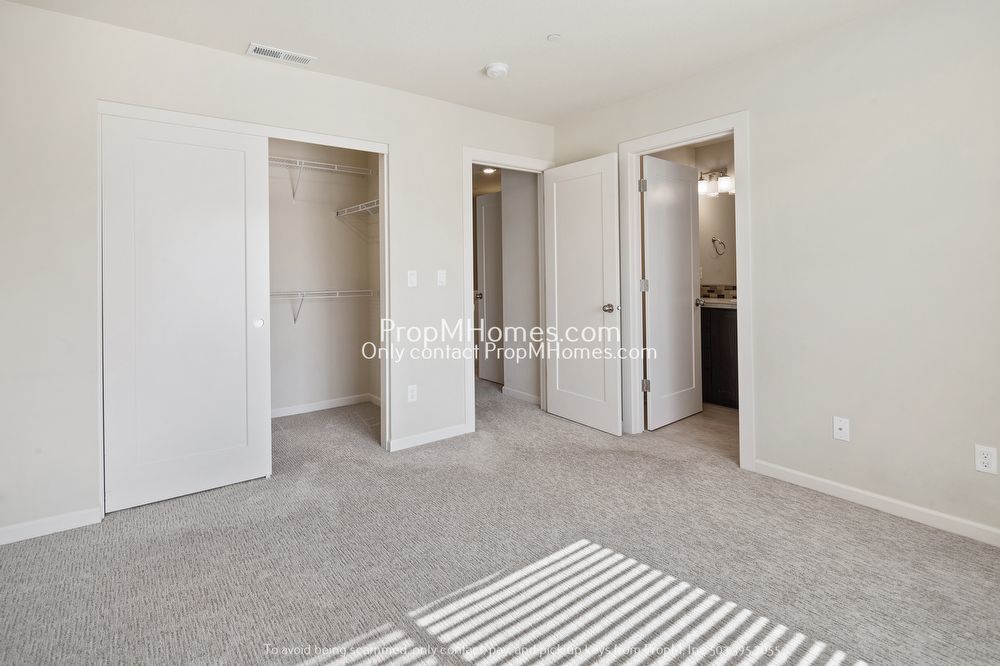 Stylish Two-Bedroom Townhome in the Heart of Orenco! property image