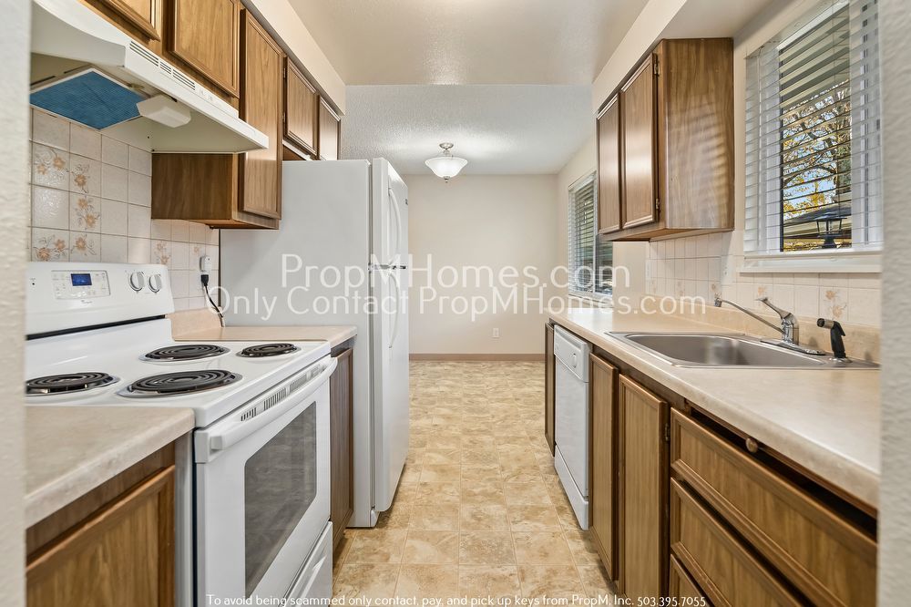 Discover Serenity in Montavilla's Hidden Gem! property image