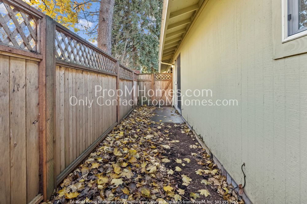 Discover Serenity in Montavilla's Hidden Gem! property image