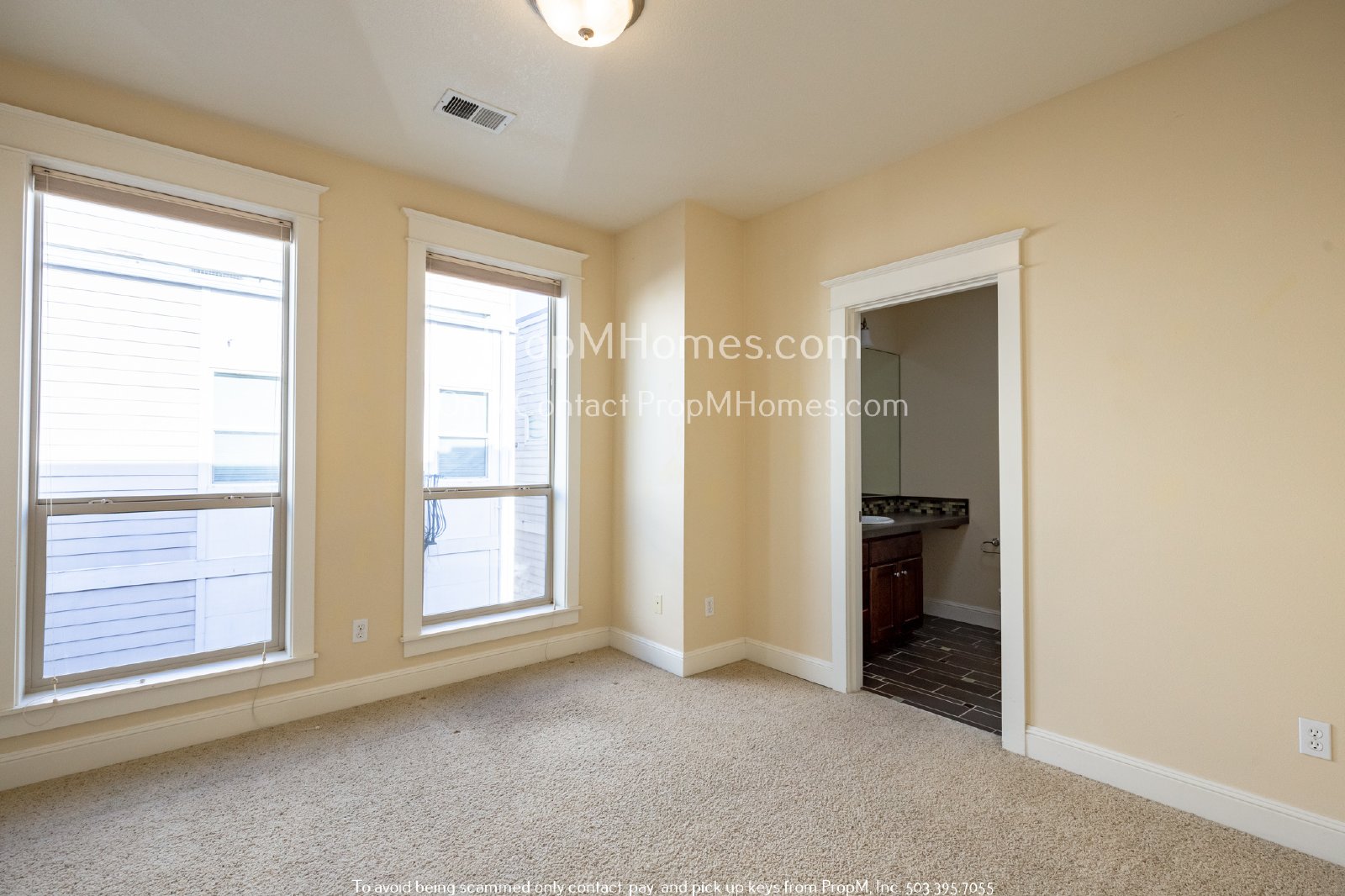 Gorgeous Humboldt Two Bedroom Townhouse In North Portland! property image