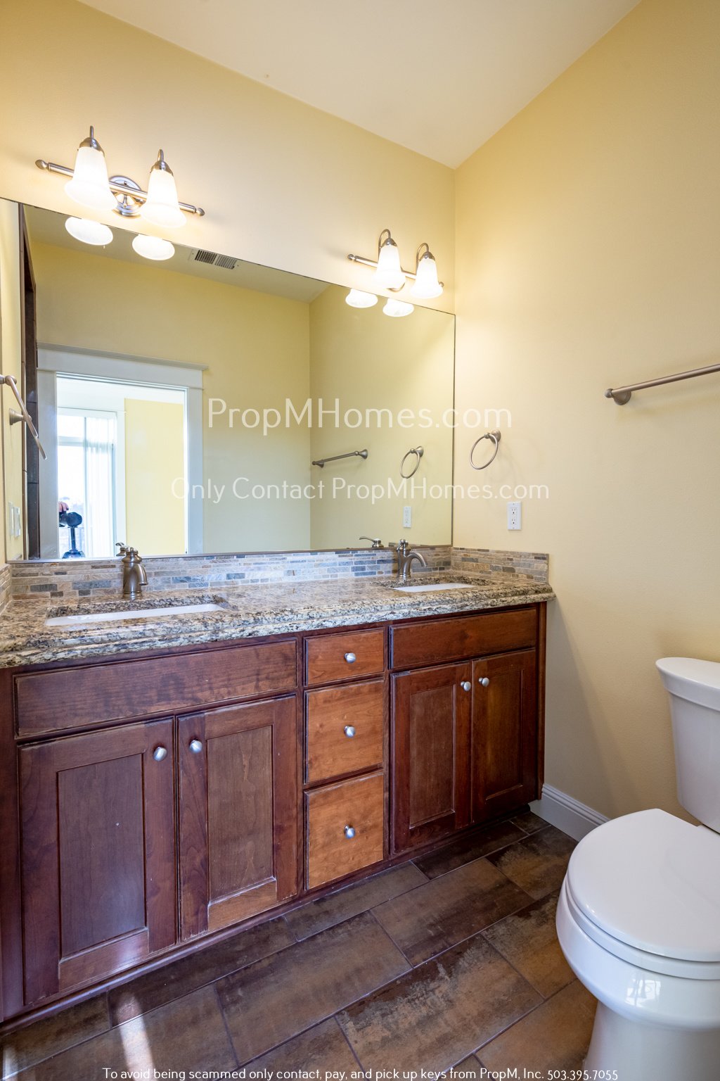 Gorgeous Humboldt Two Bedroom Townhouse In North Portland! property image