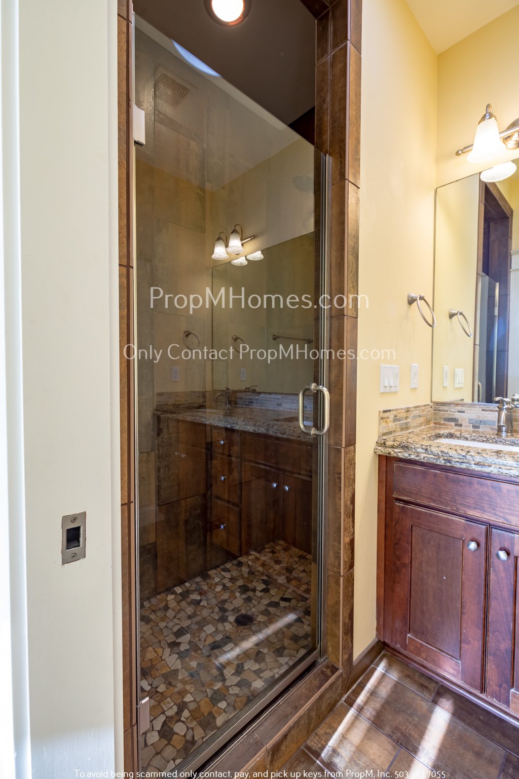 Gorgeous Humboldt Two Bedroom Townhouse In North Portland! property image