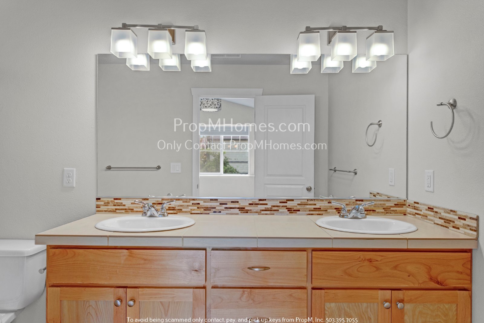 Four Bedroom Craftsman At Knights Bridge Crossing On Corner Lot! property image