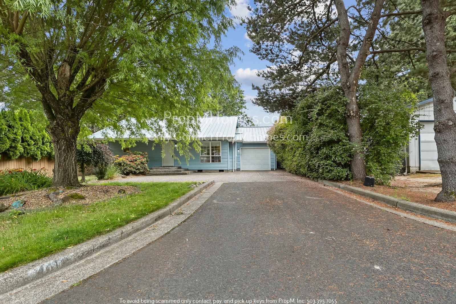 Lake Oswego Two Bedroom Home - New Updated Kitchen! property image