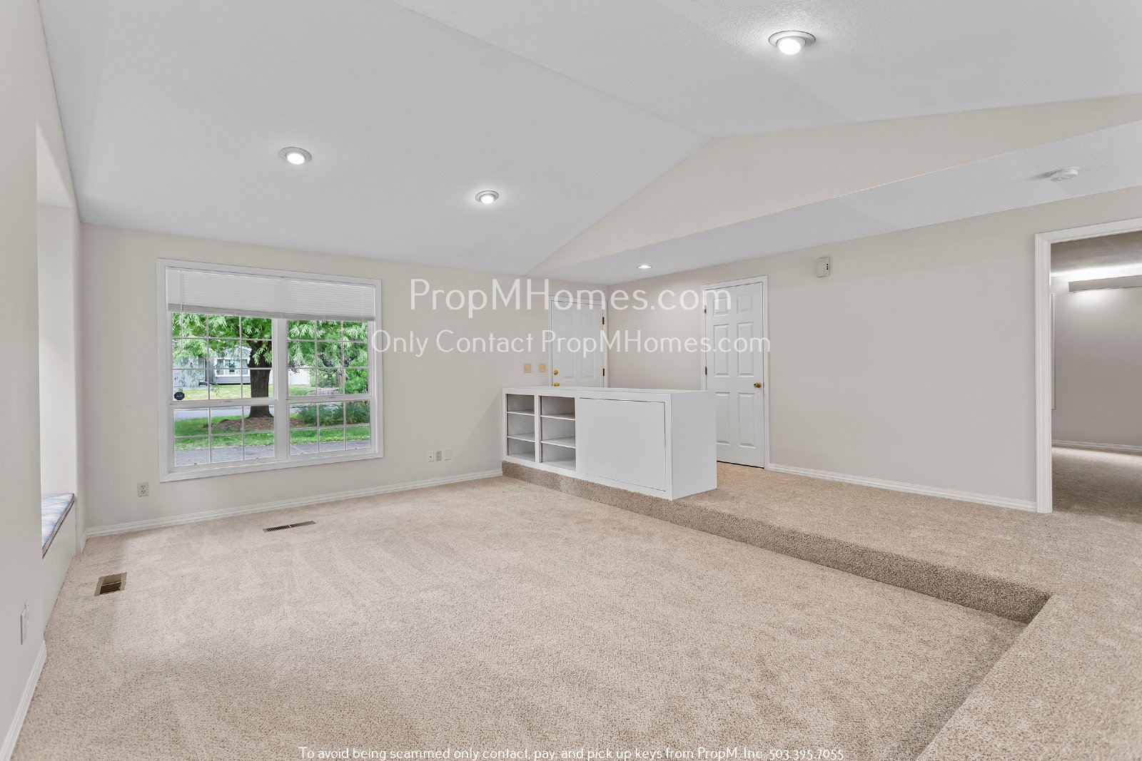 Lake Oswego Two Bedroom Home - New Updated Kitchen! property image