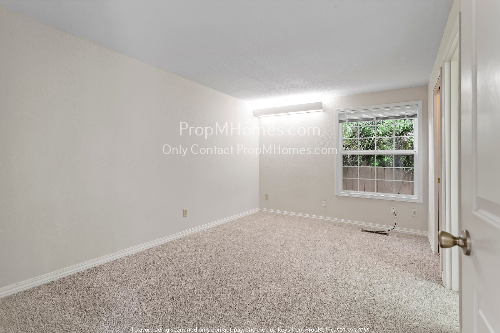 Lake Oswego Two Bedroom Home - New Updated Kitchen! property image