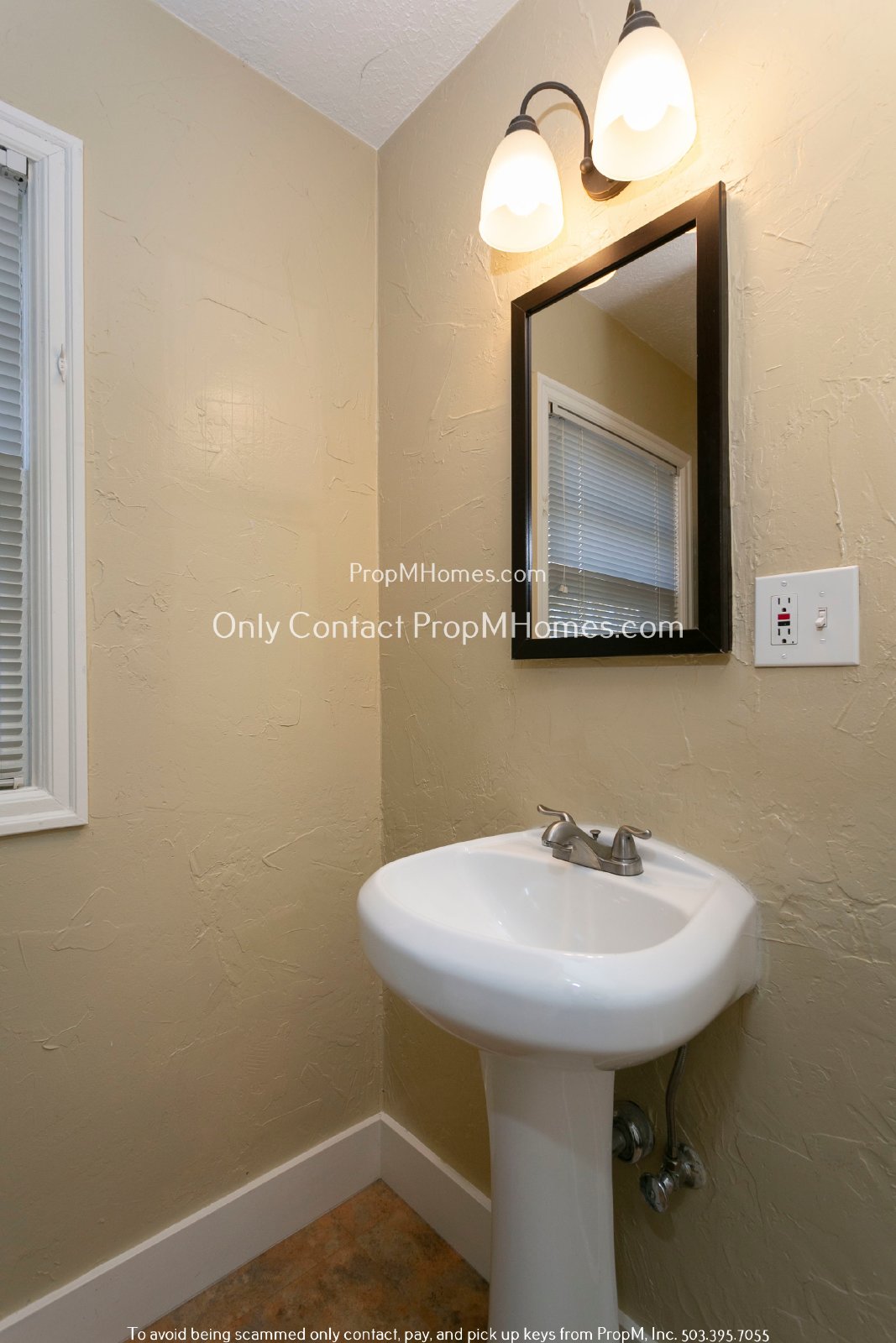 Charming Two Bedroom Duplex in SE! property image