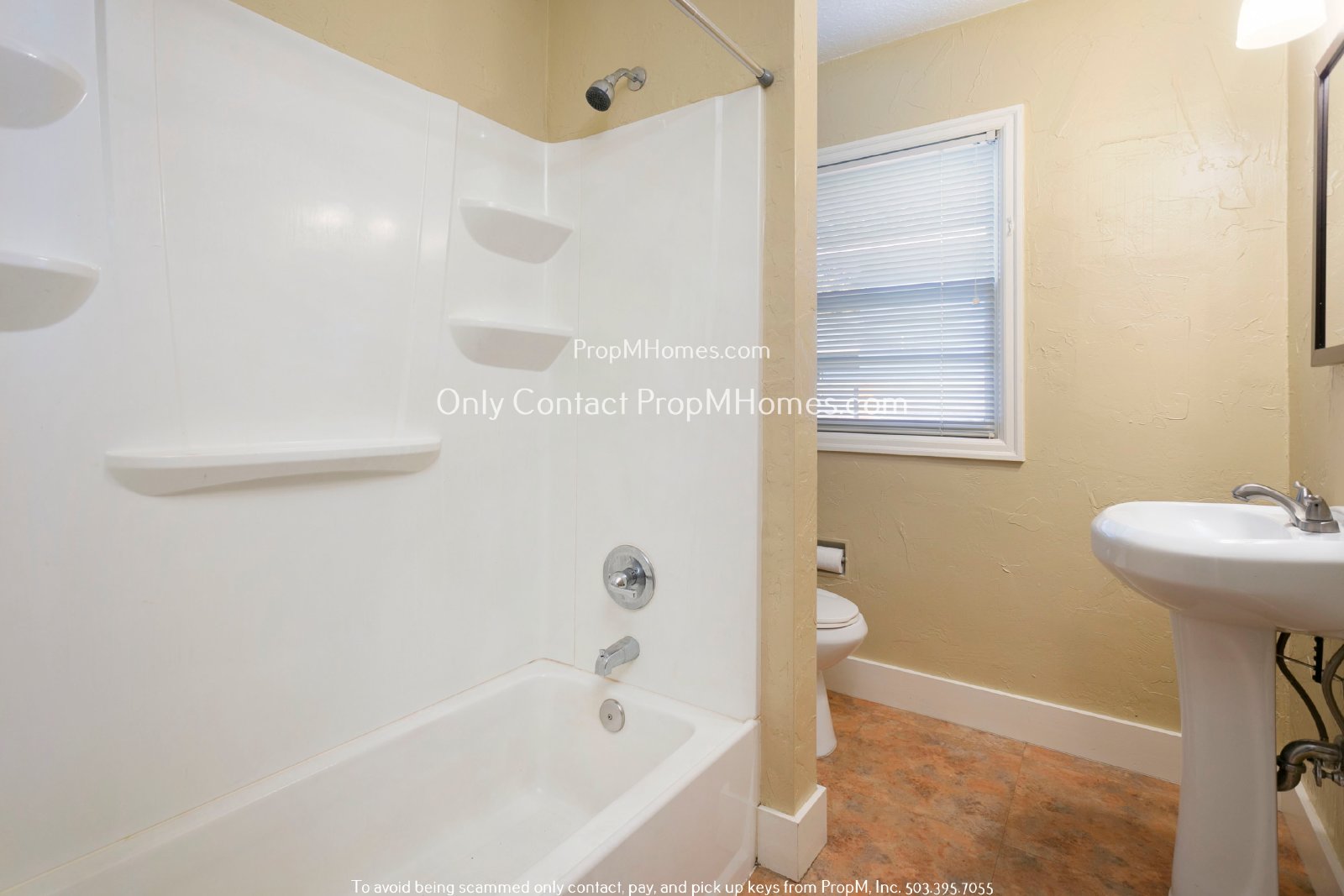 Charming Two Bedroom Duplex in SE! property image