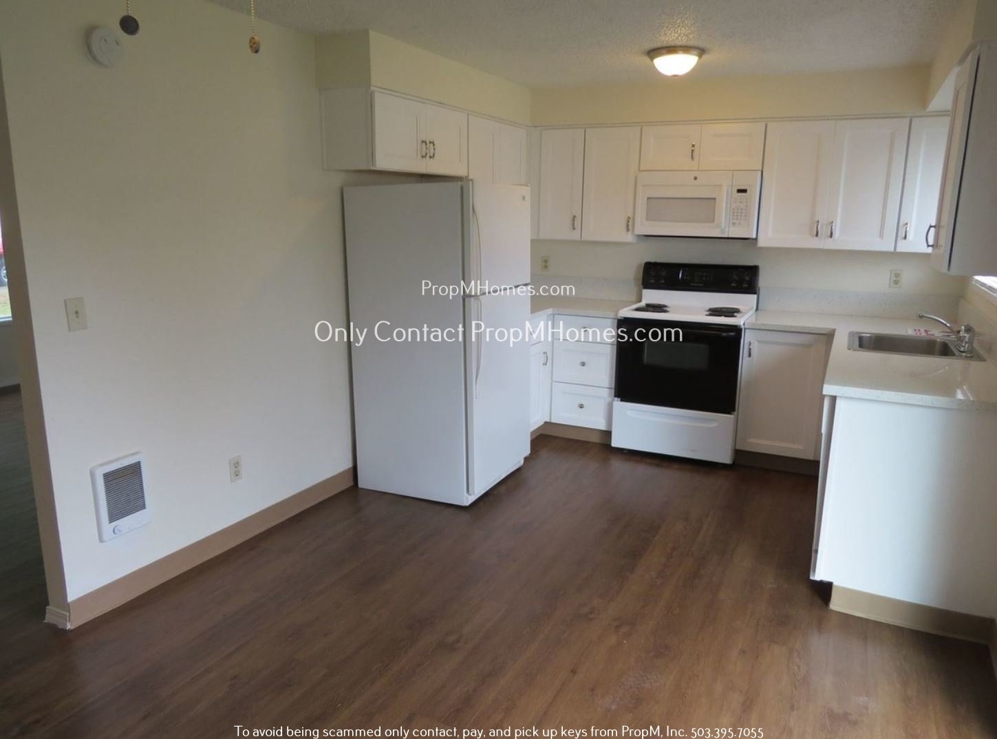 Beautiful Duplex in Hillsboro with Attached Garage! property image