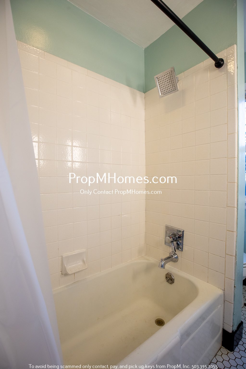 4 Bedroom in the Heart of Sellwood! Fenced Backyard and Huge Basement! property image