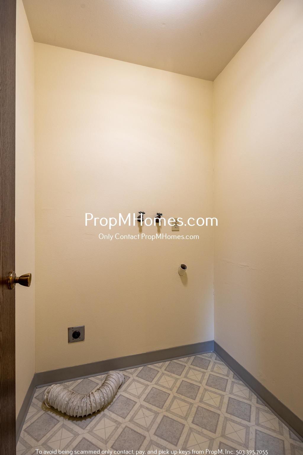 Two Bedroom Charmer in the Heart of Oregon City - Garage Included! property image