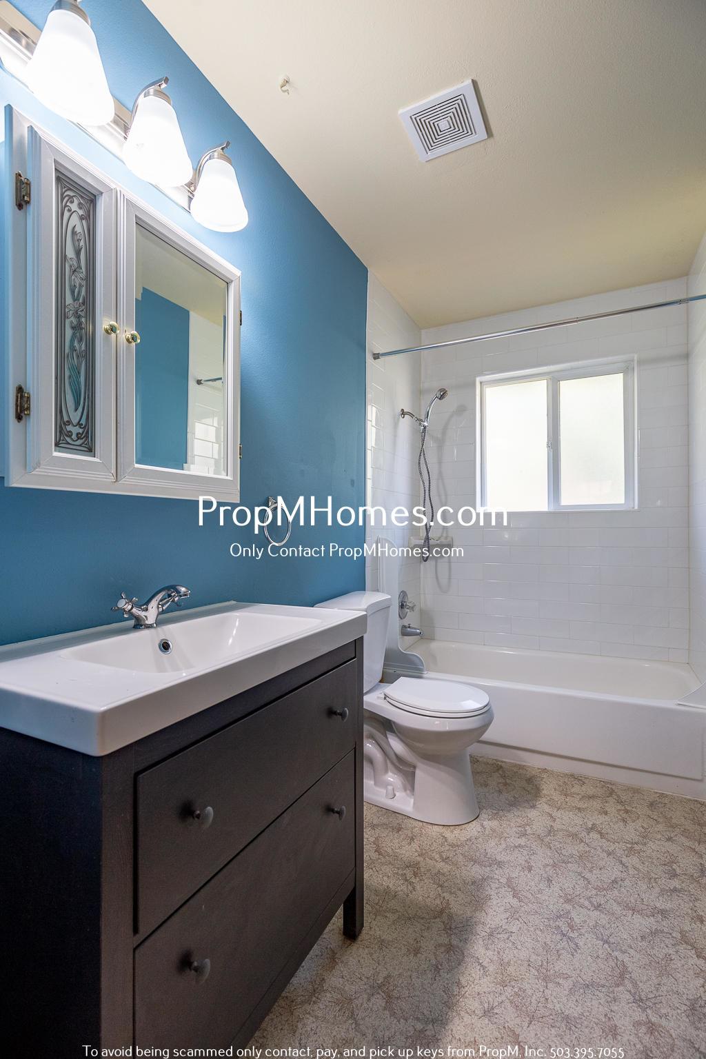 Two Bedroom Charmer in the Heart of Oregon City - Garage Included! property image