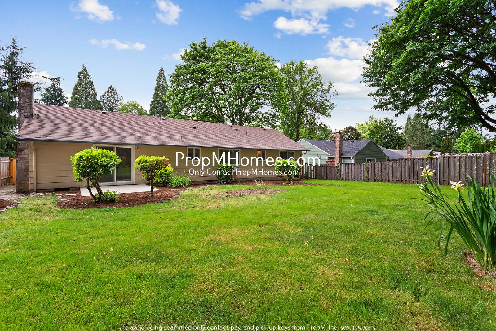Updated 3 Bedroom Home in Aloha - Large Fenced Yard! property image